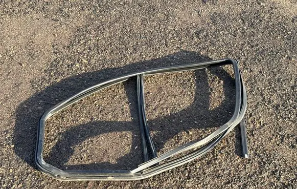 Ford Transit Custom Rubber seal front coupe door window 
