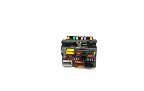 Peugeot 3008 I Fuse module 9807028580
