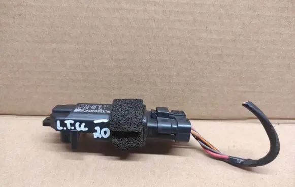 Renault Megane II Rear door window regulator motor 8200325141