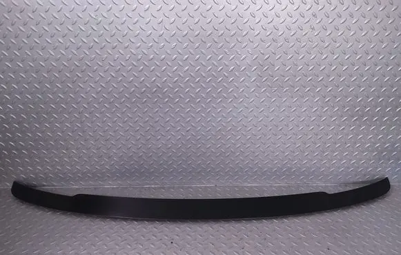 Chevrolet Volt I Engine hood trim 20905675