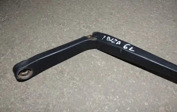 Seat Ibiza III (6L) Front wiper blade arm 4785