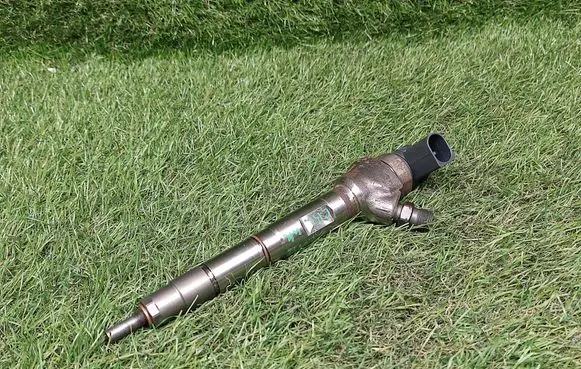 Audi A3 S3 8V Fuel injector 04L130277AC