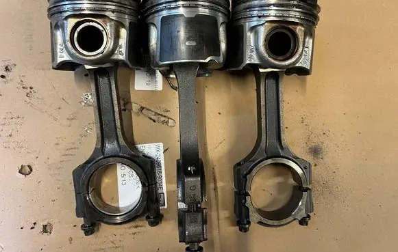 Ford Transit Piston with connecting rod GK2QAC