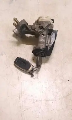 Toyota Corolla Verso E121 Ignition lock 8978313010