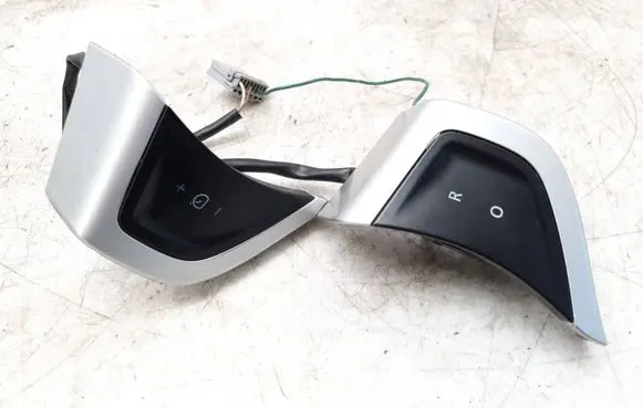 Renault Koleos I Steering wheel buttons/switches 