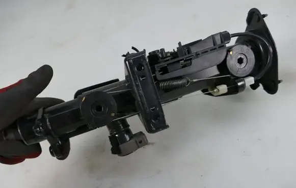 Mercedes-Benz SLK R170 Steering wheel axle A1704600716