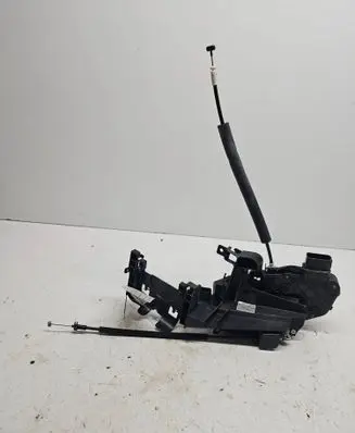 Jaguar XF X250 Front door lock 8X23203A28AE
