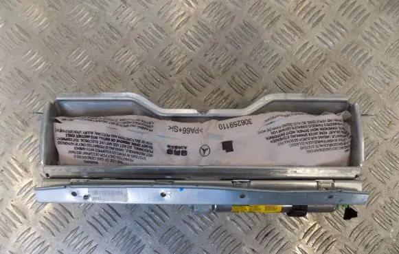 Citroen DS5 Knee airbag 