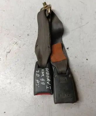 Subaru Impreza I Middle seatbelt buckle (rear) F2039B 423052042305 B0195176