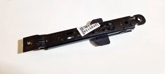 Volkswagen Polo IV 9N3 Seat belt adjustment rail 6q0857819