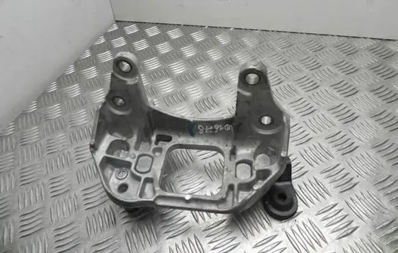 Nissan X-Trail T32 Engine mounting bracket 038170 VD16778