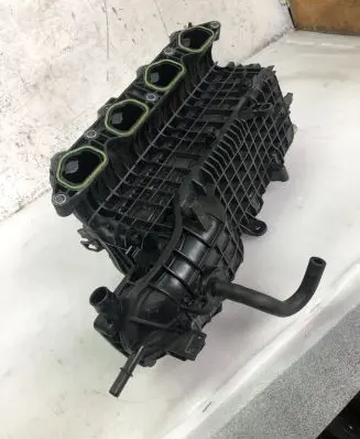 Volkswagen Touran III Intake manifold 04e145749b