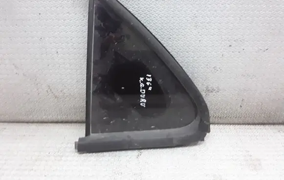 KIA Sorento Rear vent window glass 