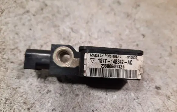 Ford Mondeo Mk III Airbag deployment crash/impact sensor 1S7T14B342AC