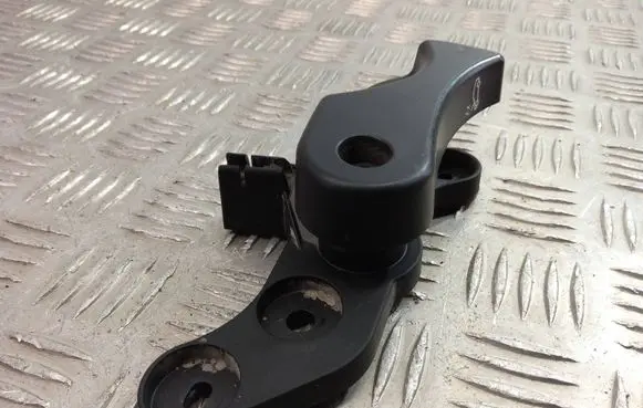BMW X1 F48 F49 Engine bonnet (hood) release handle 7326517