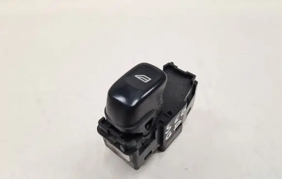 Volvo S60 Electric window control switch 8685288