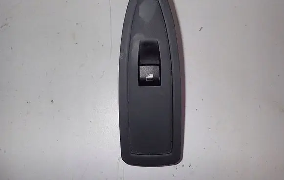 BMW 1 F20 F21 Electric window control switch 9208107