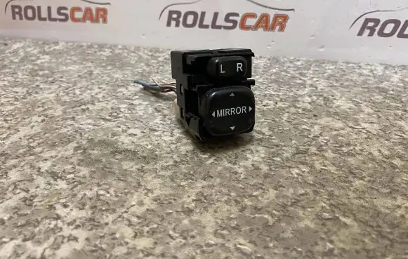 Toyota Corolla E120 E130 Wing mirror switch 183574