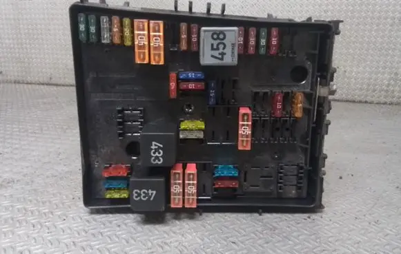 Volkswagen Touran I Fuse module 1K0937804B 0403100912E