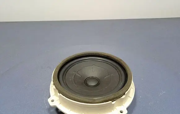 Hyundai i30 Subwoofer speaker 96330-G3000