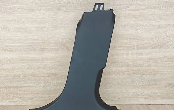 (B) pillar trim (bottom)