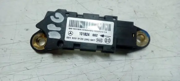 Mercedes-Benz C W203 Airbag deployment crash/impact sensor 0018209126