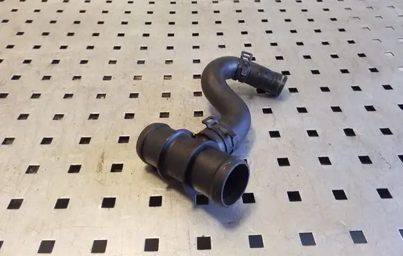 Volkswagen Golf Plus Engine coolant pipe/hose 323220