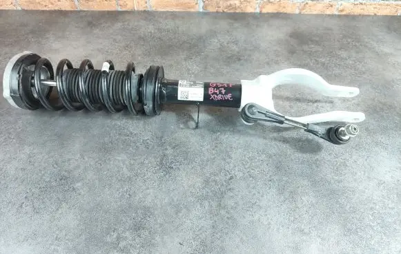 BMW 5 G30 G31 Front shock absorber with coil spring 6866638 6865930