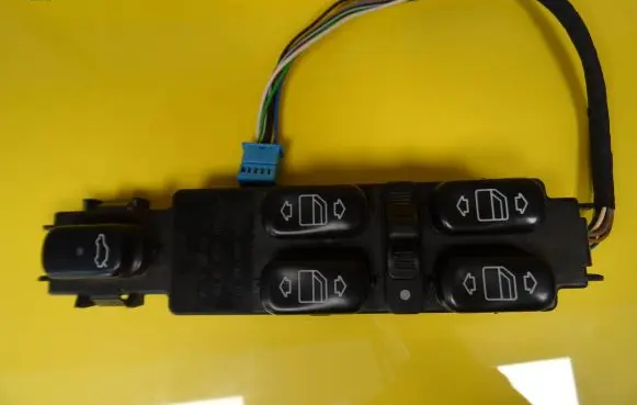 Mercedes-Benz S W220 Electric window control switch 2208201010