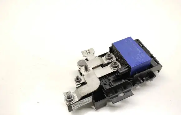 Mercedes-Benz A W176 Fuse box set A2465400950 A0035422319