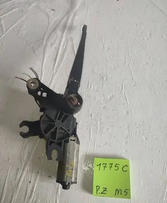 Audi A4 S4 B5 8D Rear window wiper motor 474834