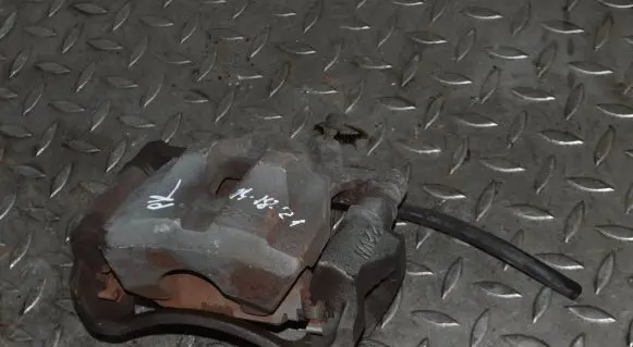 Toyota Auris 150 Front brake caliper
