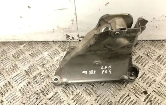 BMW X5 E70 Engine mounting bracket 6790022