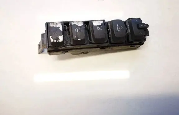 Fog light switch