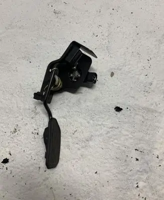 Toyota Avensis T250 Accelerator throttle pedal 8928152011