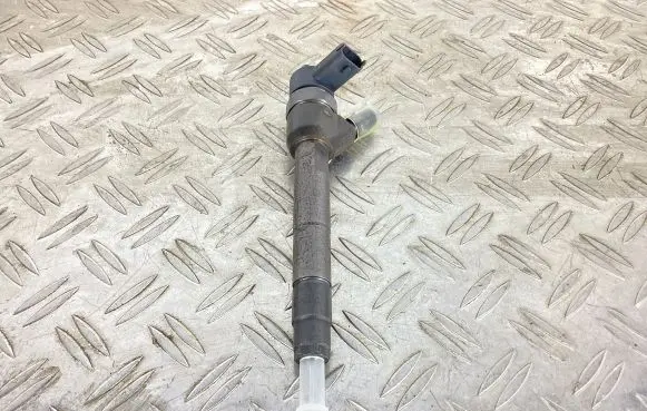 Fuel injector