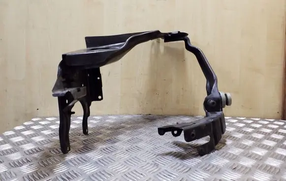 Mercedes-Benz CLS C219 Headlight/headlamp mounting bracket