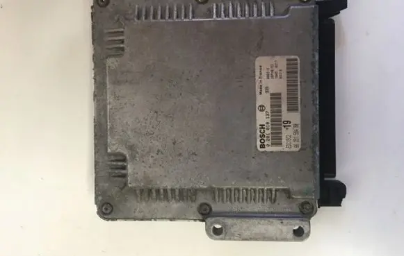 Citroen Xsara Picasso Engine control unit/module 0281010137 9635158480