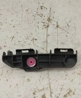 Toyota RAV 4 (XA40) Rear bumper mounting bracket 5256242020