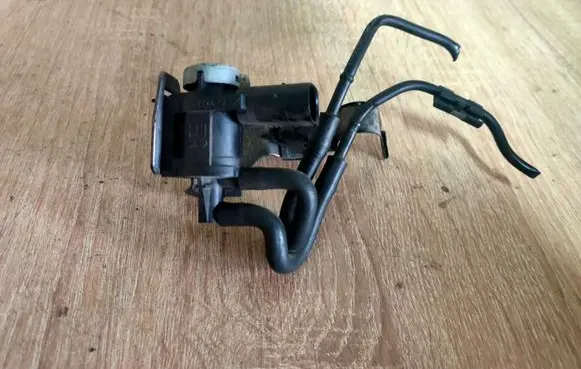 Seat Ibiza IV (6J,6P) Turbo solenoid valve 1K0906283A