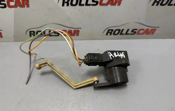 Headlight/headlamp level sensor