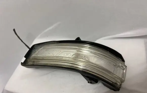 Dodge RAM 1500 DS Mirror indicator light 21992827 212930651 212930649