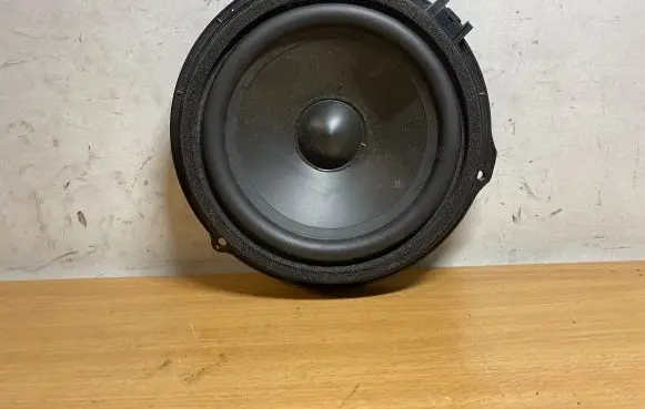 Jaguar XF X250 Subwoofer speaker BJ3218808CE C4072