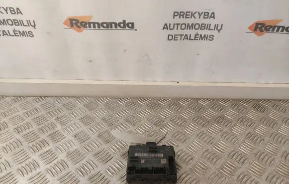 Volkswagen PASSAT B8 Door control unit/module 5Q0959592K