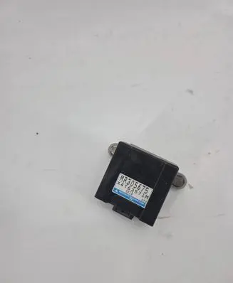 Mitsubishi Pajero Door central lock control unit/module MR305675 X4T63571M