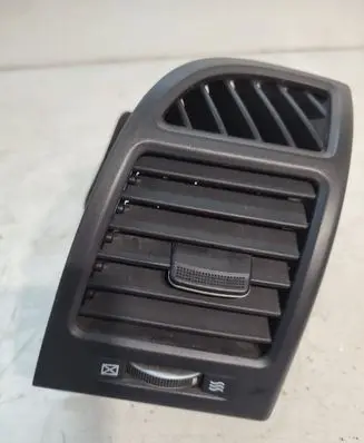 Hyundai Santa Fe Dashboard side air vent grill/cover trim