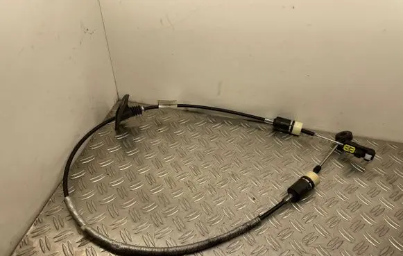 Volvo S60 Gear shift cable linkage 31256941