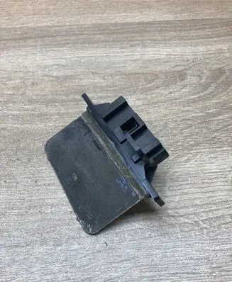 Mazda 323 F Heater blower motor/fan resistor 6227E57 84840