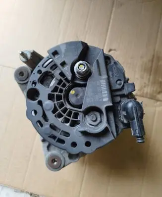 Skoda Yeti (5L) Generator/alternator 03F903023D 0124525201