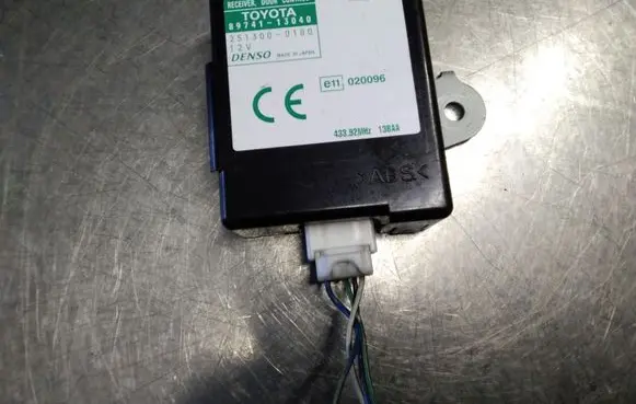 Toyota Corolla Verso E121 Door central lock control unit/module 8974113040 2513000100